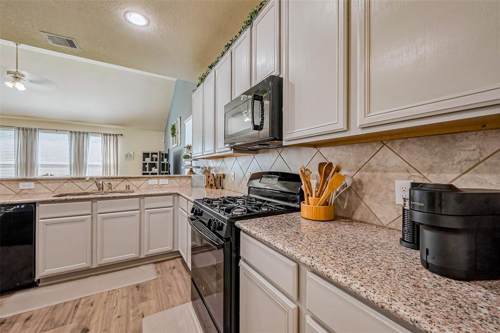 2927 Coachmaker Trail, Rosenberg, Texas image 11