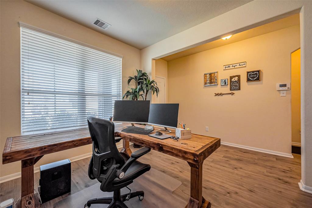 2927 Coachmaker Trail, Rosenberg, Texas image 5