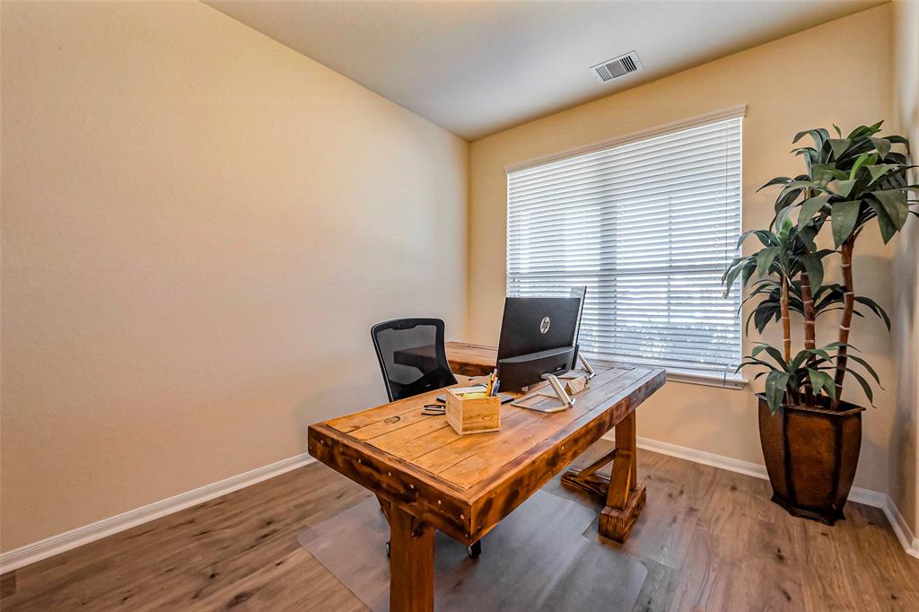 2927 Coachmaker Trail, Rosenberg, Texas image 4