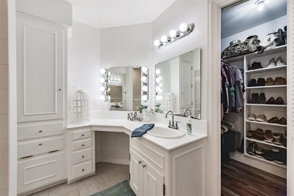 9818 Twin Shores Drive, Willis, Texas image 22