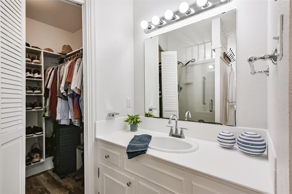 9818 Twin Shores Drive, Willis, Texas image 23