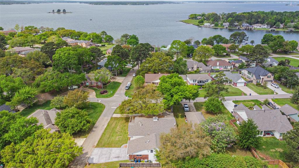 9818 Twin Shores Drive, Willis, Texas image 49