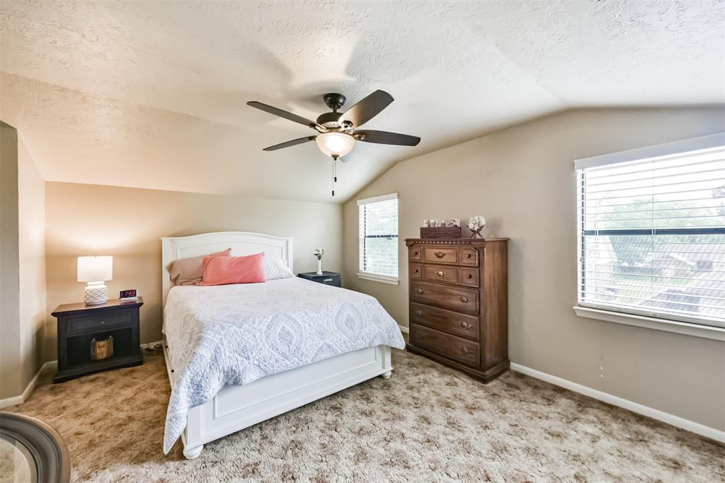 9818 Twin Shores Drive, Willis, Texas image 33