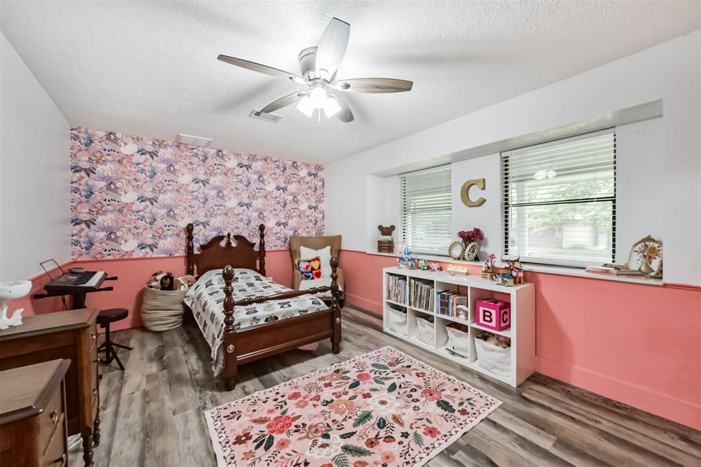 9818 Twin Shores Drive, Willis, Texas image 28