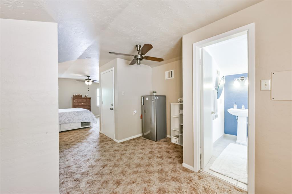 9818 Twin Shores Drive, Willis, Texas image 35