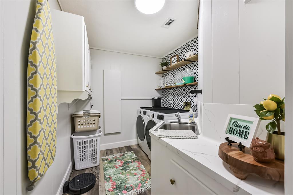 9818 Twin Shores Drive, Willis, Texas image 30