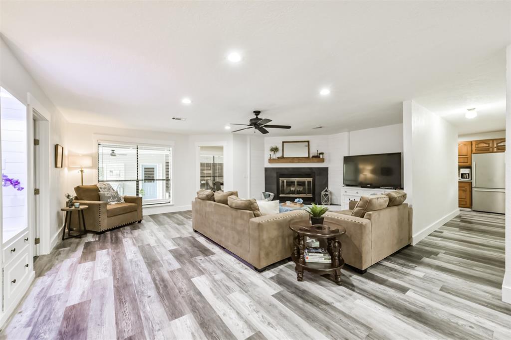 9818 Twin Shores Drive, Willis, Texas image 10