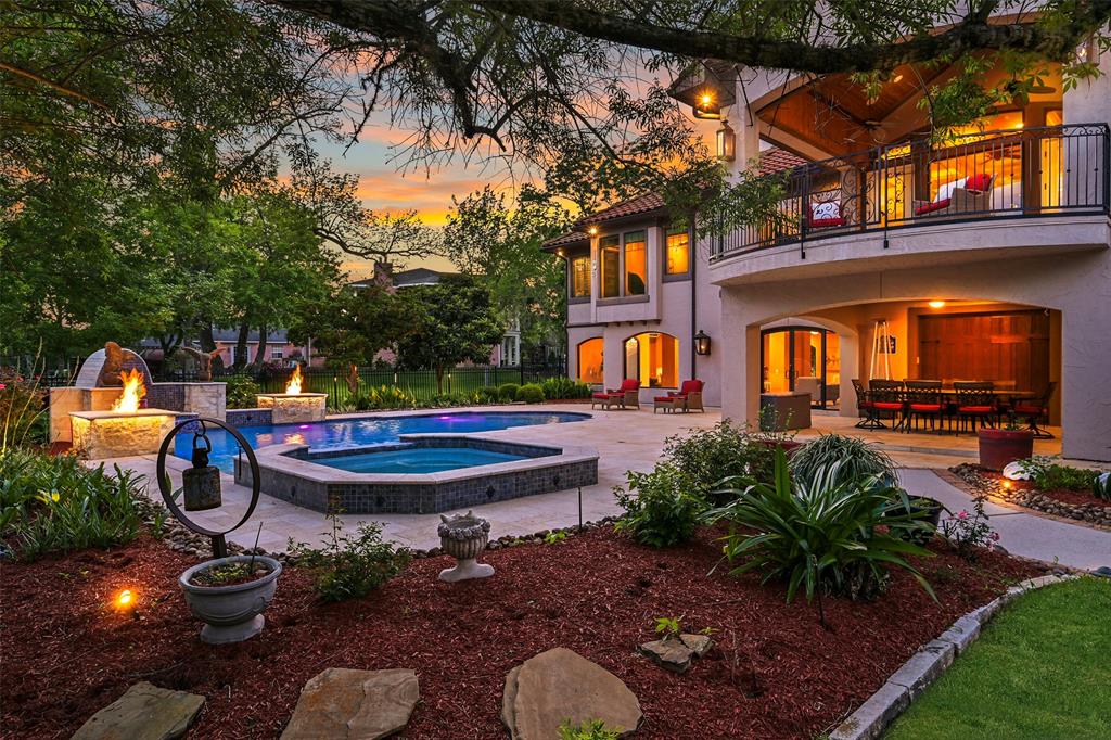 2412 Airline Drive, Friendswood, Texas image 3