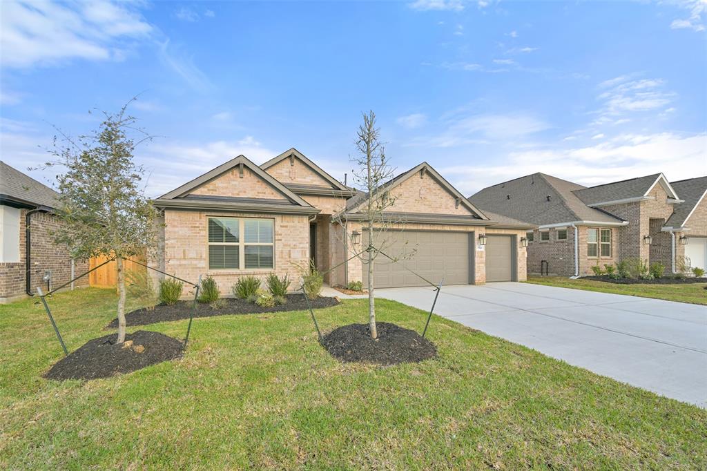 1541 Apache Heights Drive, Dayton, Texas image 2