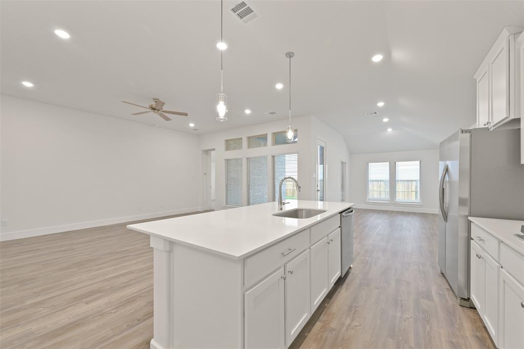 1541 Apache Heights Drive, Dayton, Texas image 12