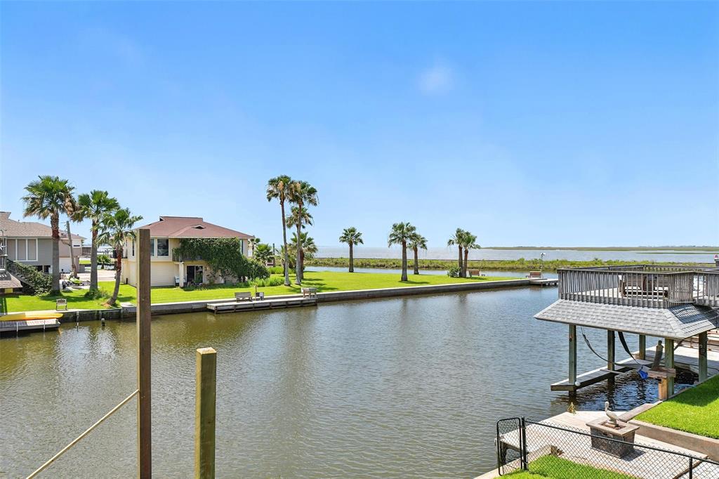 1127 Redfish Street