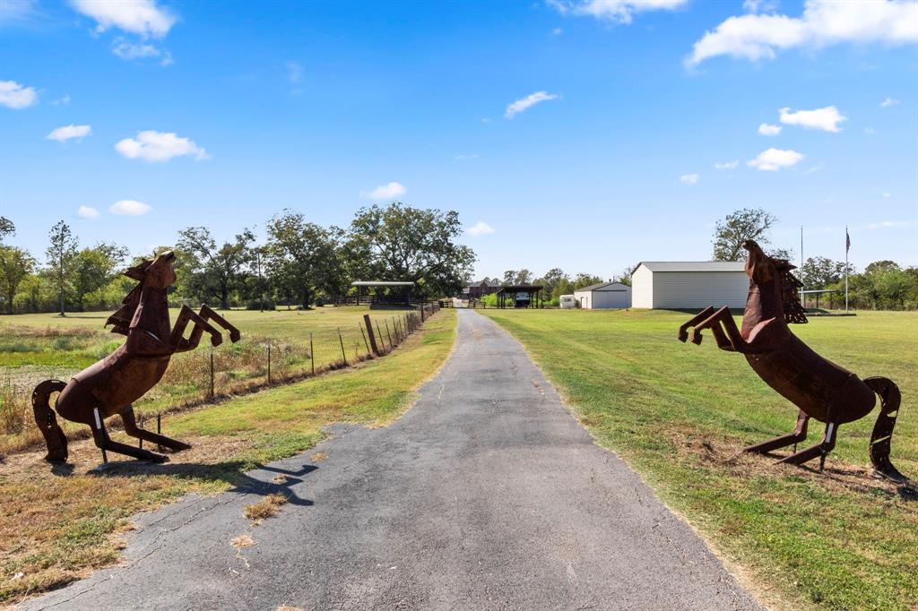 2606 Peach Ridge Road, Brookshire, Texas image 4