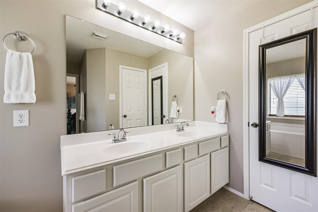 19426 Dolan Springs Drive, Tomball, Texas image 9