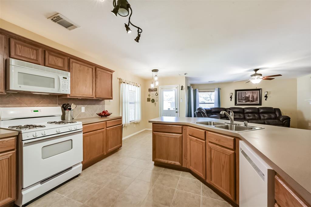 19426 Dolan Springs Drive, Tomball, Texas image 6