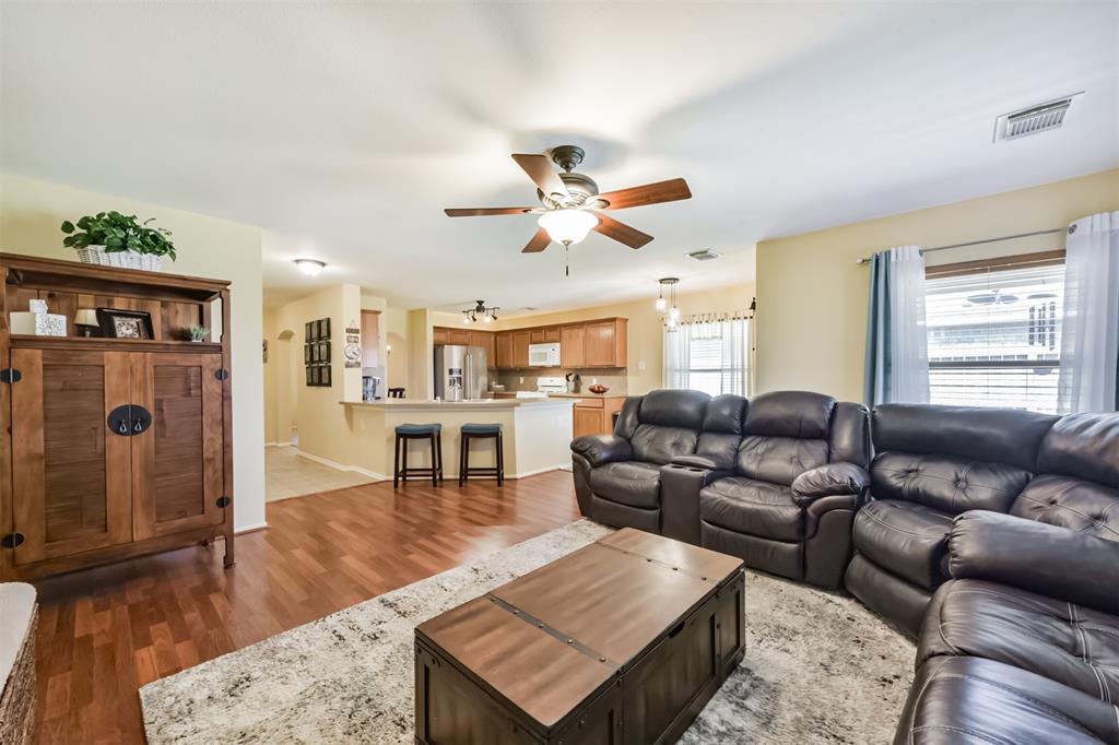 19426 Dolan Springs Drive, Tomball, Texas image 4