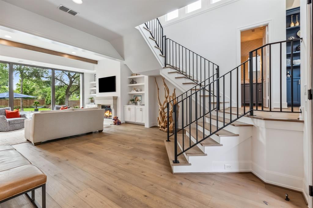 1215 Gray Moss Lane, Houston, Texas image 3