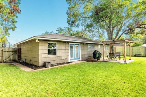 A home in Lake Jackson