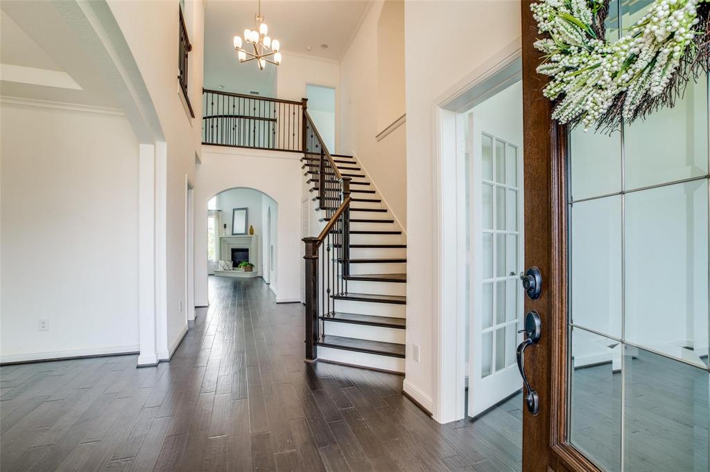 35 Winter Thicket Place