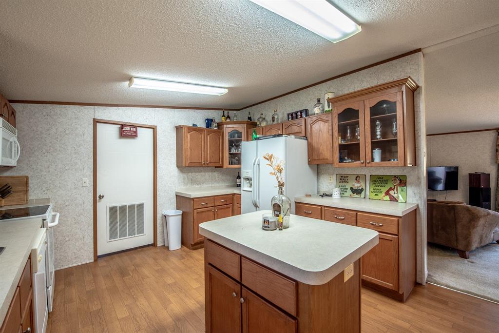 102 Windwood Circle, Somerville, Texas image 5