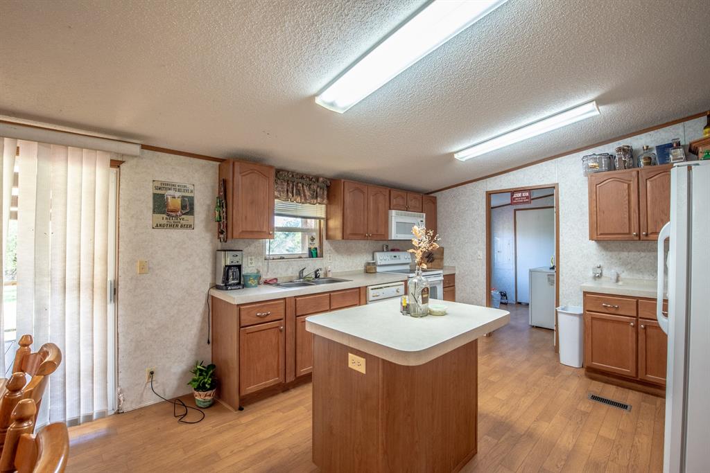 102 Windwood Circle, Somerville, Texas image 15