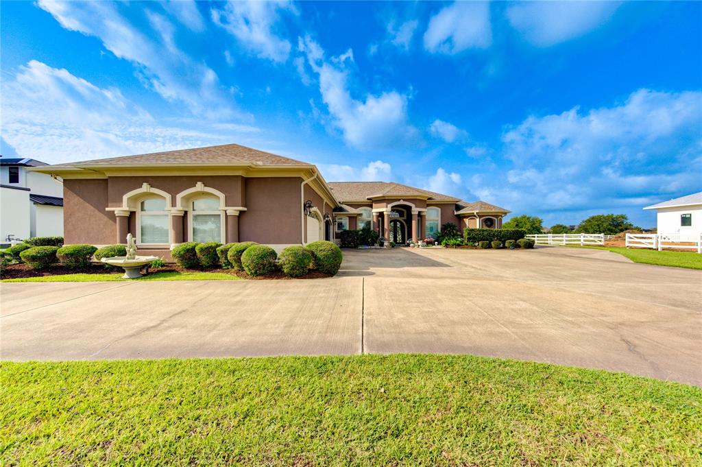 5942 Sagamore Bay Lane
