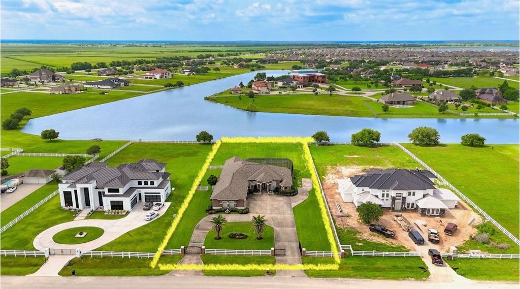 5942 Sagamore Bay Lane