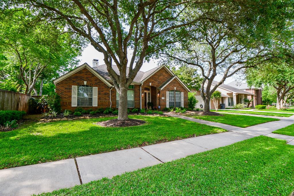 1211 Magnolia Woods Court, Sugar Land, Texas image 1