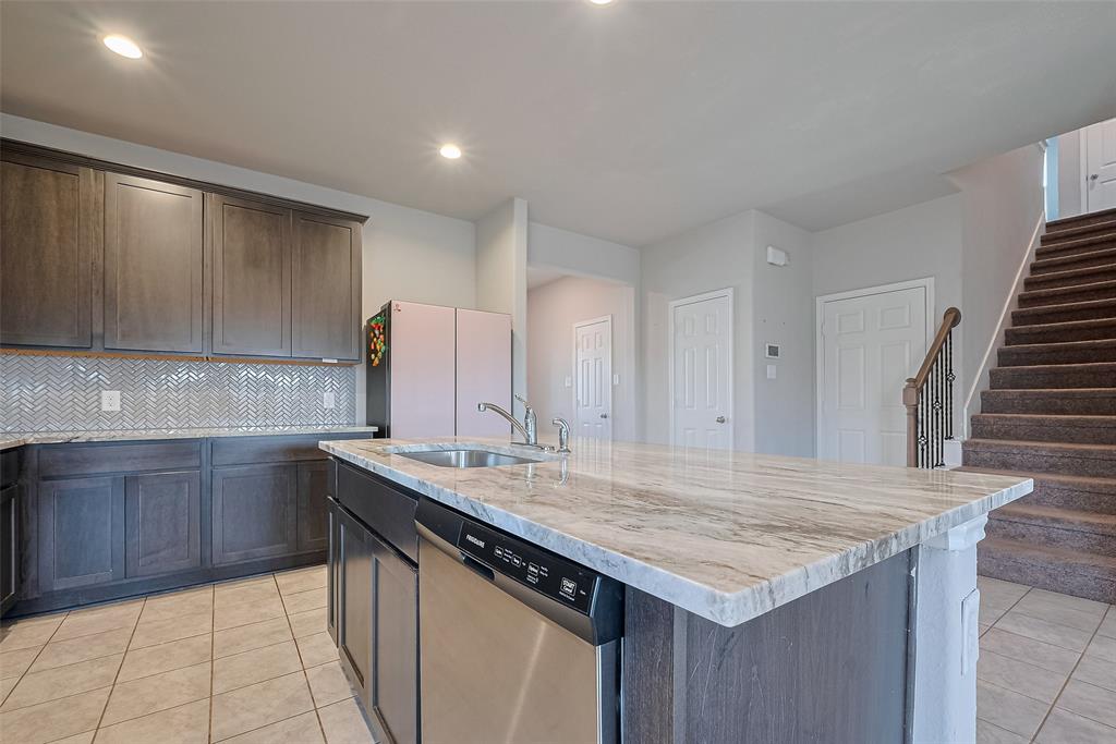 108 Solana Point Drive, Katy, Texas image 8