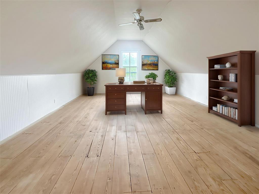 307 N Pecan St, Moulton, Texas image 17