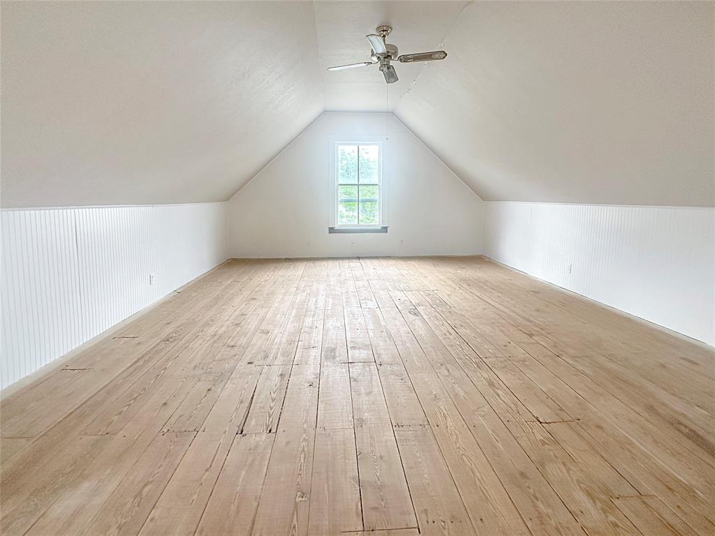 307 N Pecan St, Moulton, Texas image 18