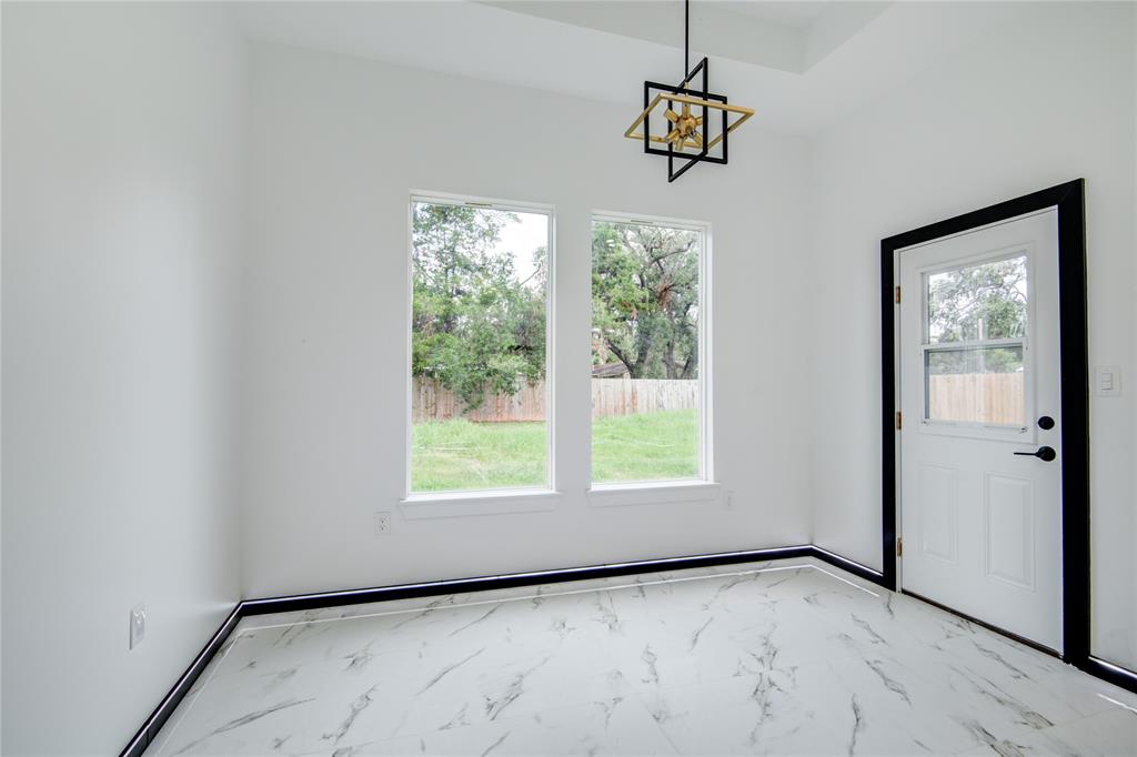 712 Sealy St, Clute, Texas image 20
