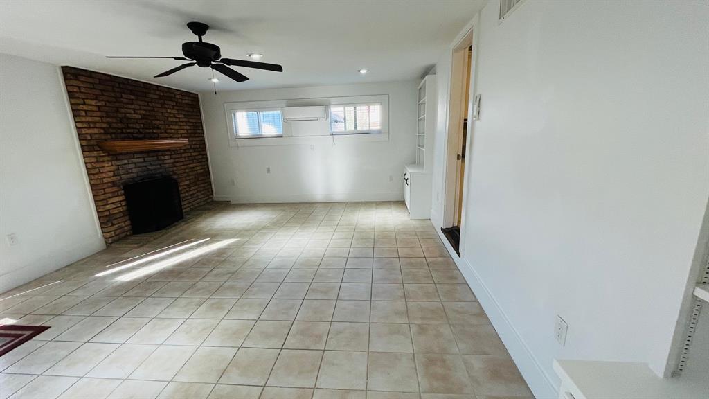 4701 Avenue N 1/2, Galveston, Texas image 27
