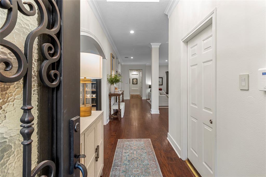 7 Heartleaf Court, The Woodlands, Texas image 2