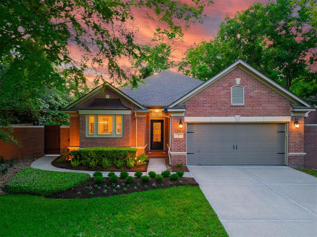 7 Heartleaf Court, The Woodlands, Texas image 1