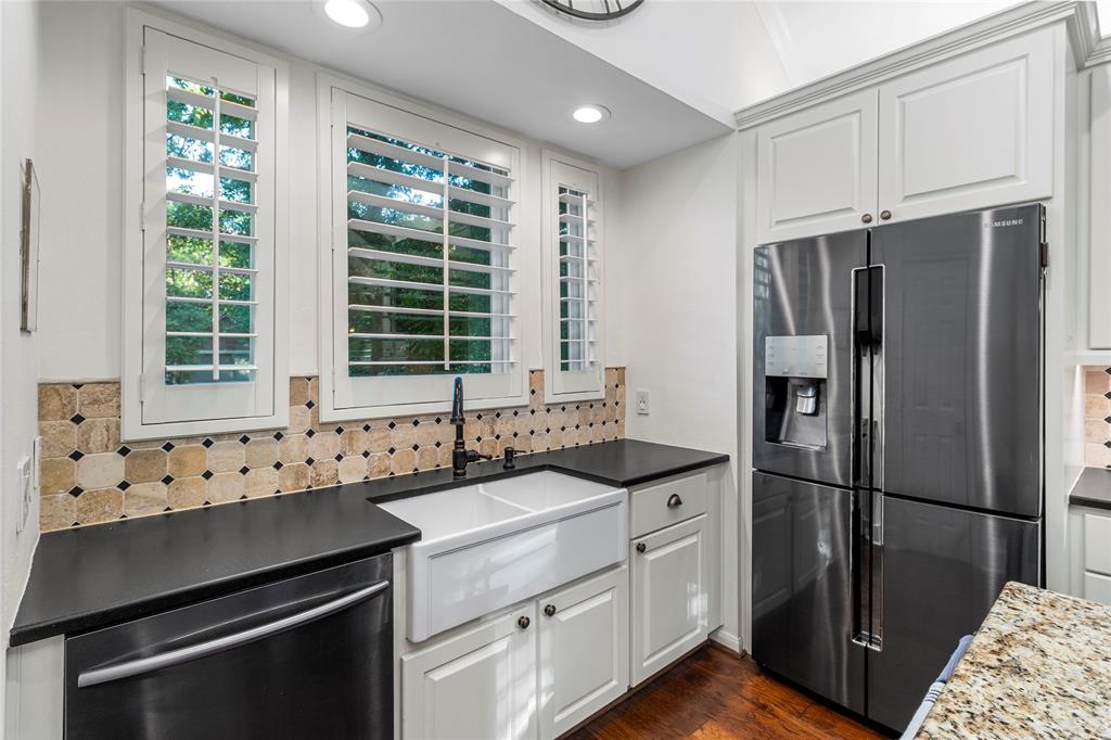 7 Heartleaf Court, The Woodlands, Texas image 5