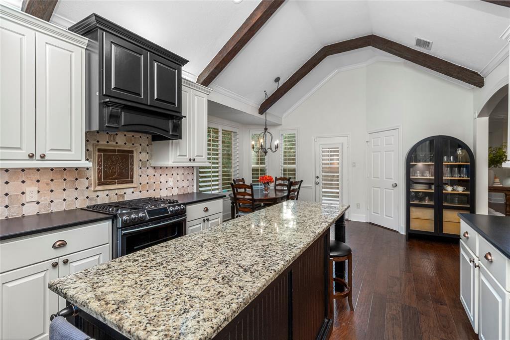 7 Heartleaf Court, The Woodlands, Texas image 6