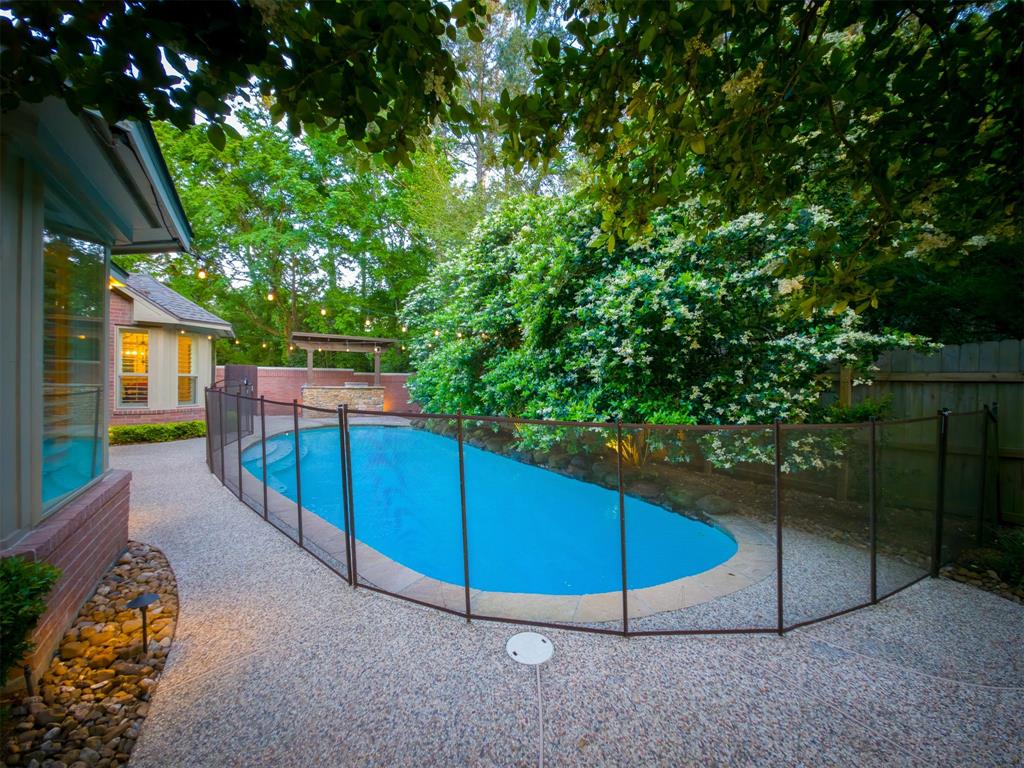 7 Heartleaf Court, The Woodlands, Texas image 24