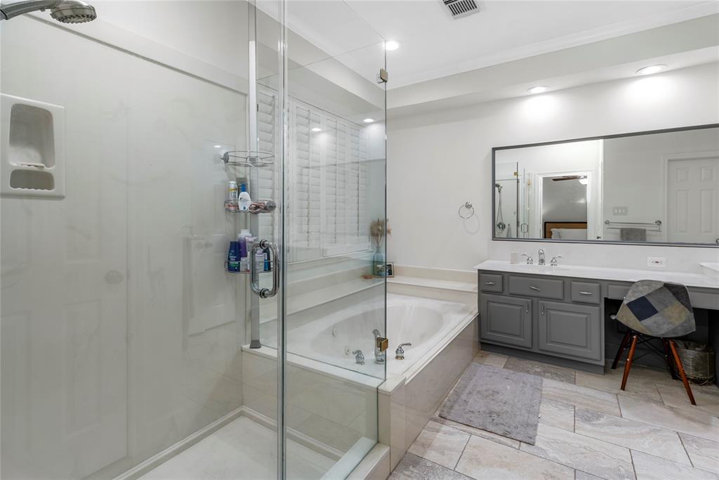 7 Heartleaf Court, The Woodlands, Texas image 17