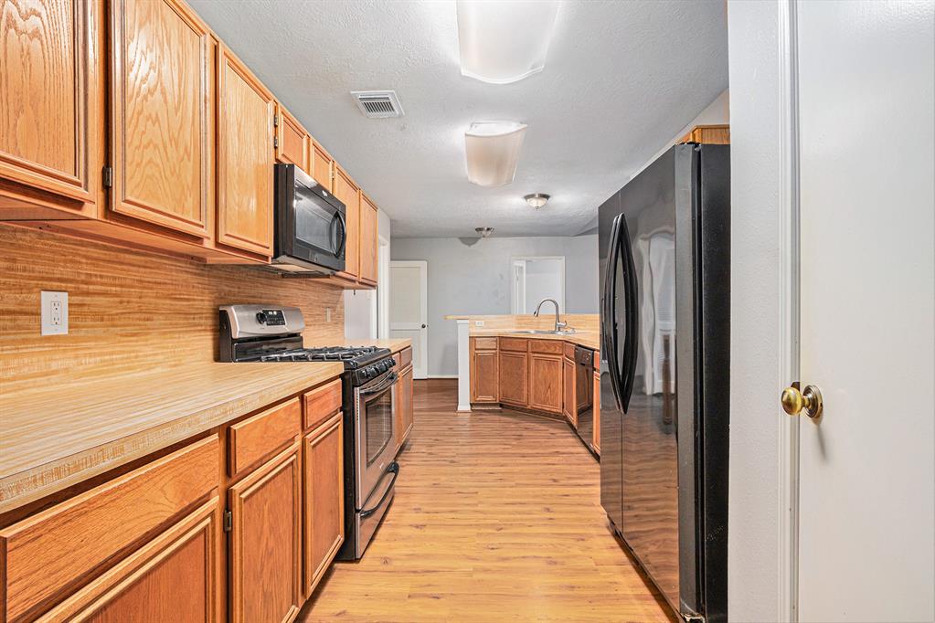 16003 Surrey Woods Drive, Friendswood, Texas image 20