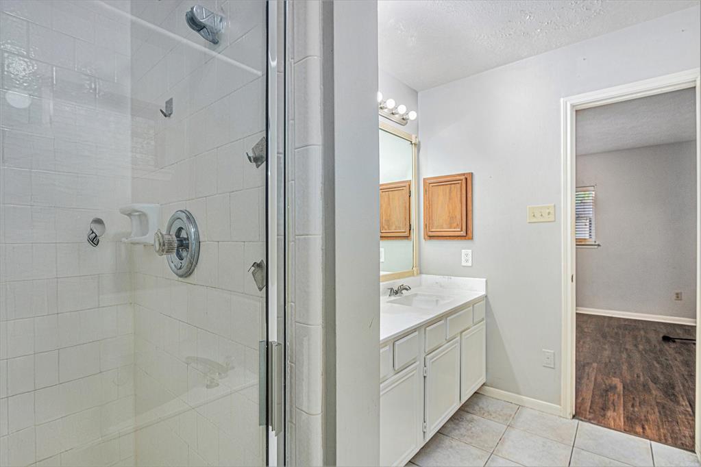 16003 Surrey Woods Drive, Friendswood, Texas image 10