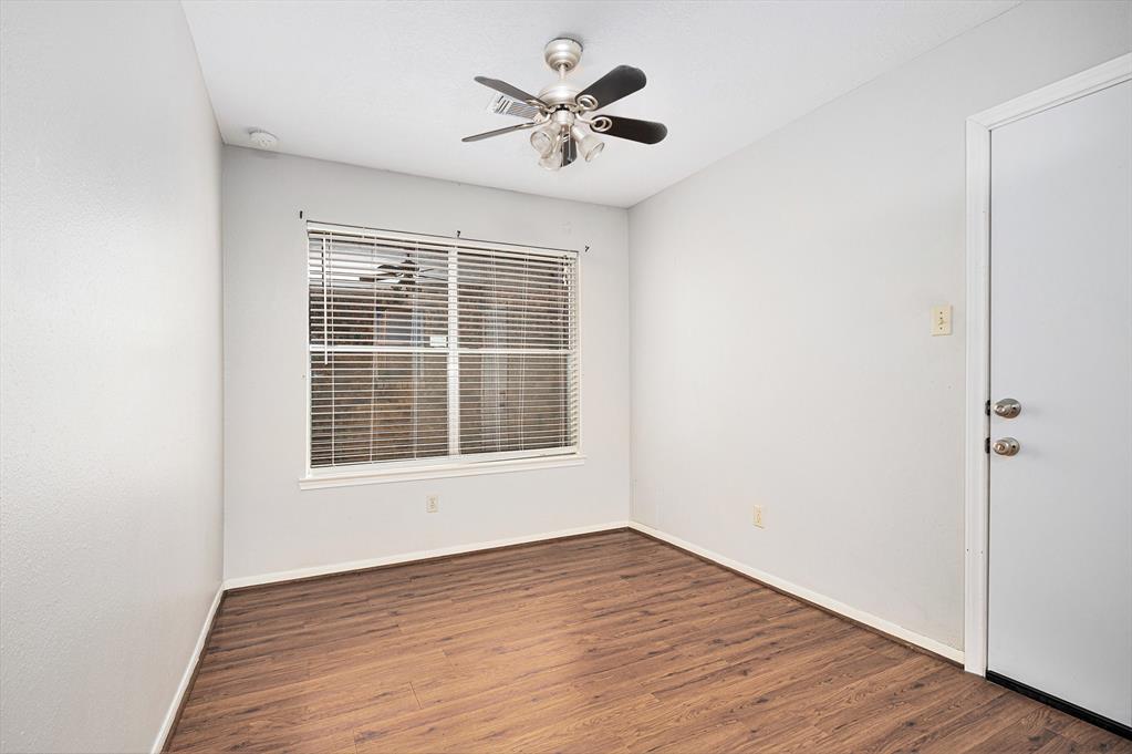 16003 Surrey Woods Drive, Friendswood, Texas image 22