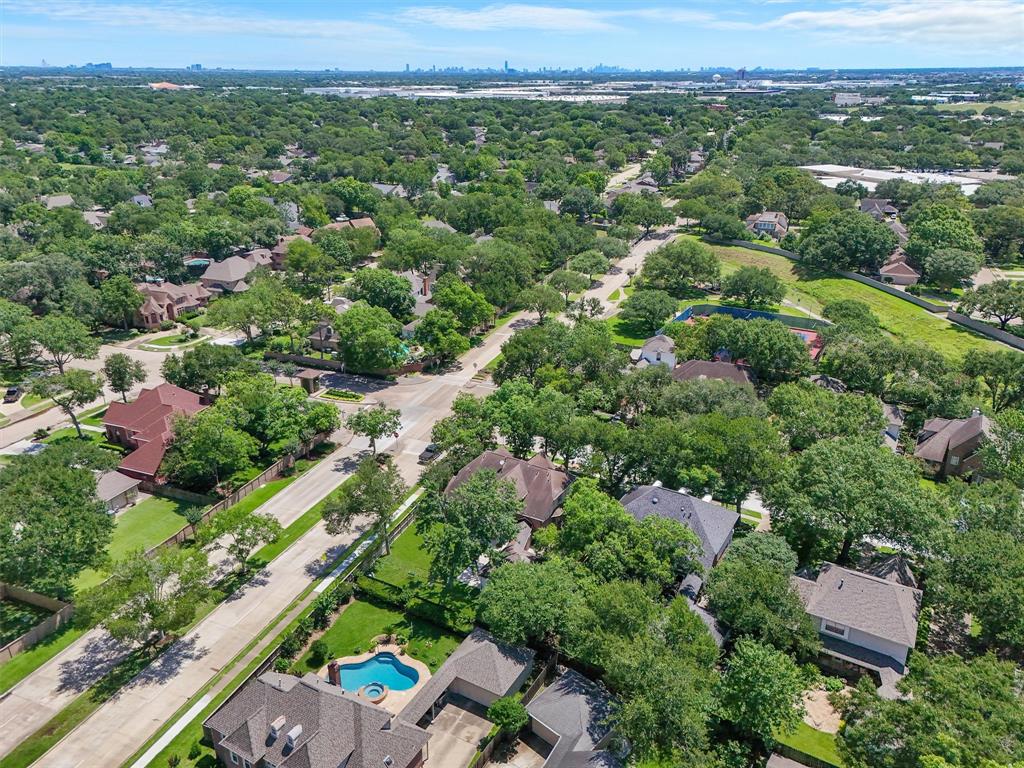 1017 Oak Knoll Court, Sugar Land, Texas image 30