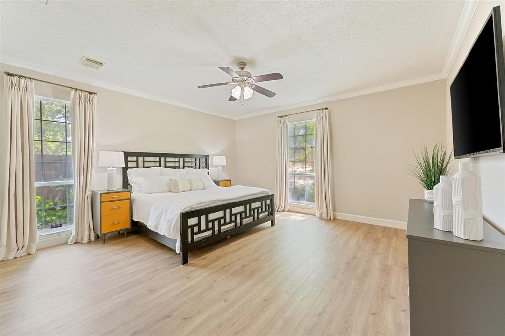 1017 Oak Knoll Court, Sugar Land, Texas image 14