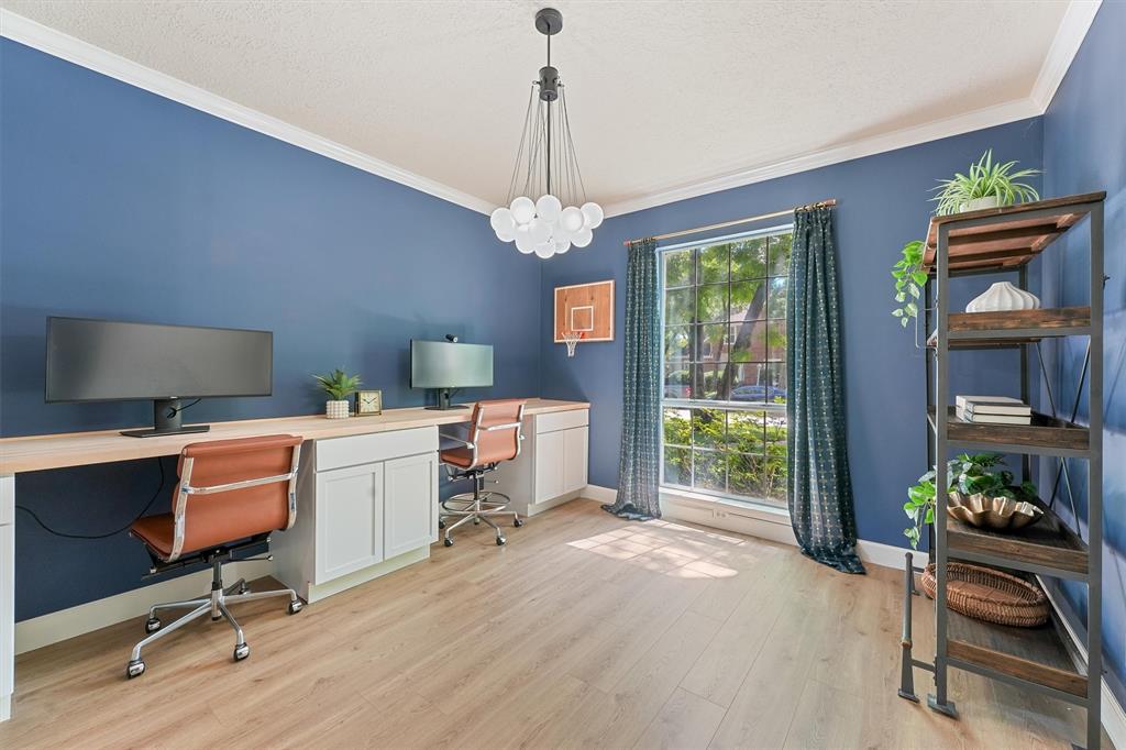 1017 Oak Knoll Court, Sugar Land, Texas image 13