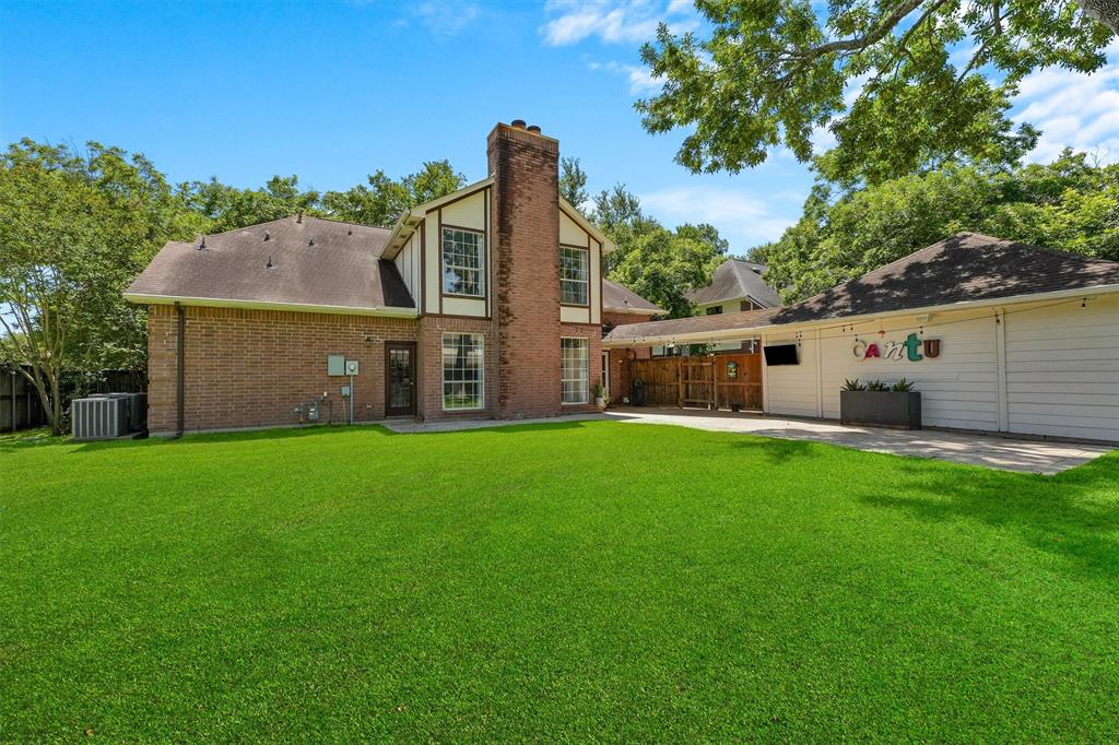 1017 Oak Knoll Court, Sugar Land, Texas image 25