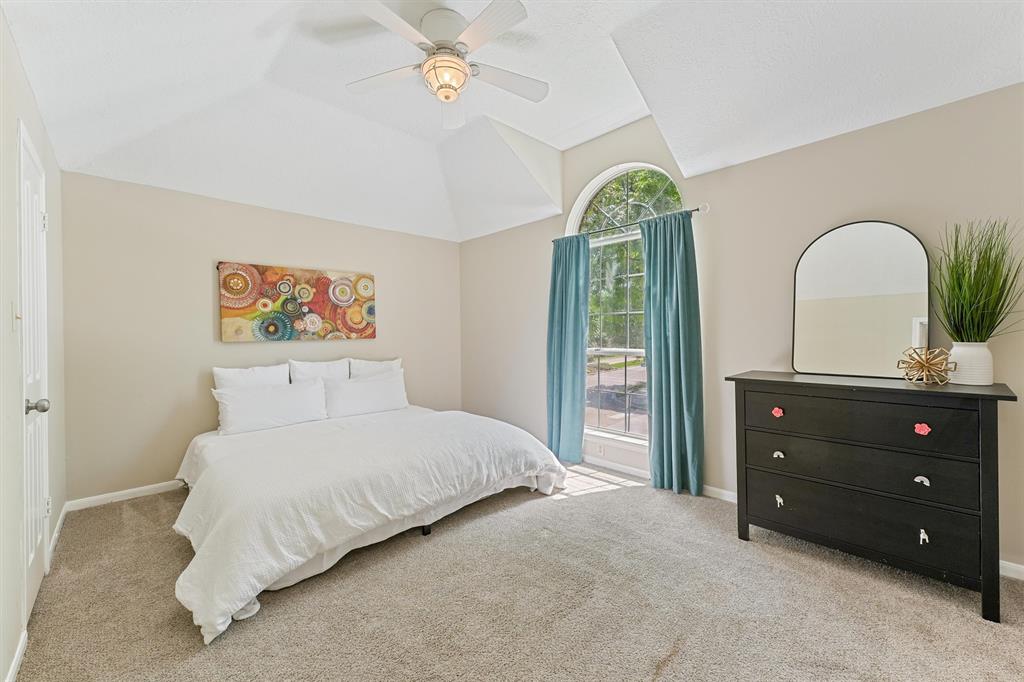 1017 Oak Knoll Court, Sugar Land, Texas image 19