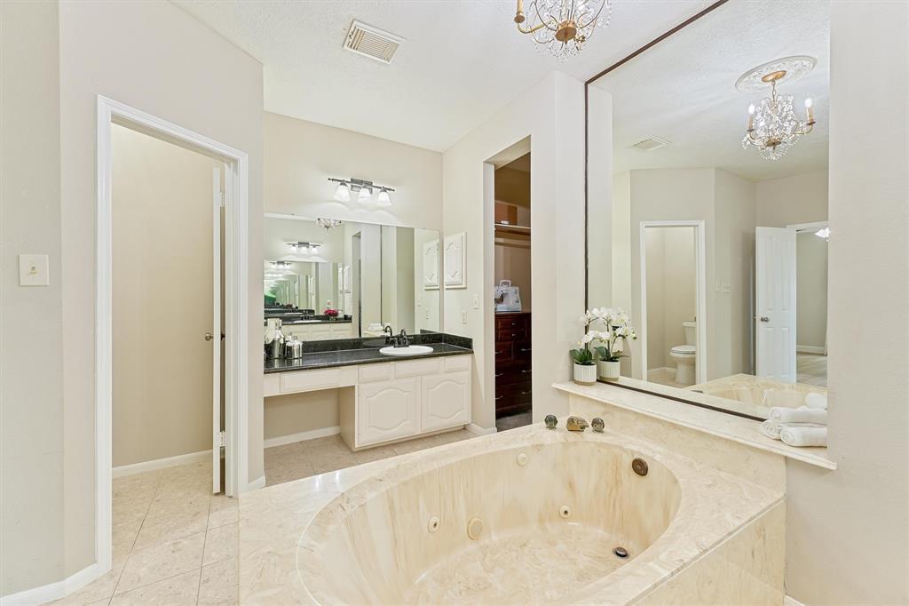 1017 Oak Knoll Court, Sugar Land, Texas image 16