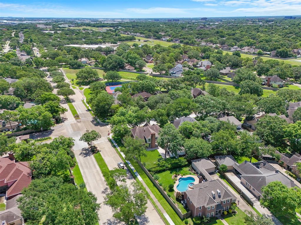 1017 Oak Knoll Court, Sugar Land, Texas image 29