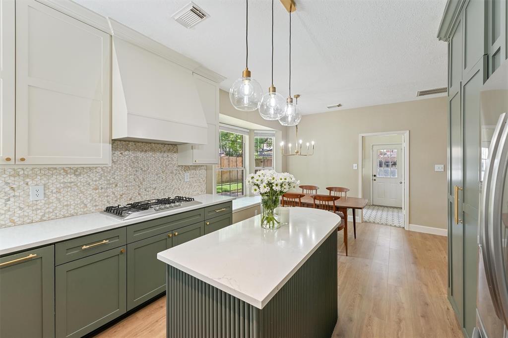 1017 Oak Knoll Court, Sugar Land, Texas image 8