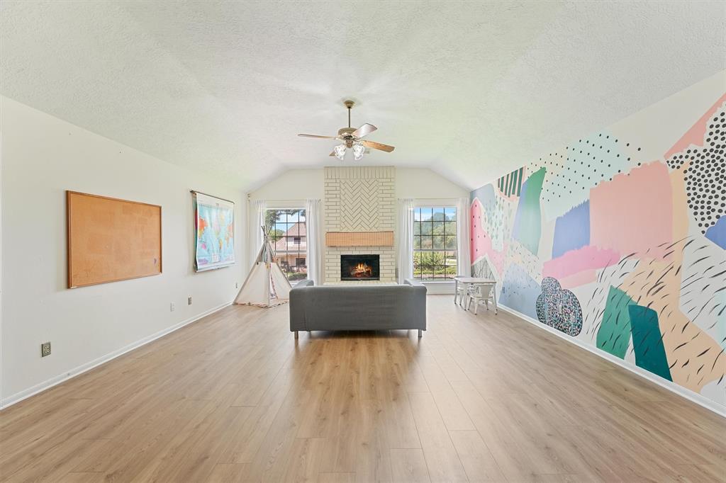 1017 Oak Knoll Court, Sugar Land, Texas image 18